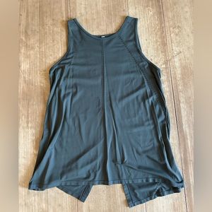 Athleta top